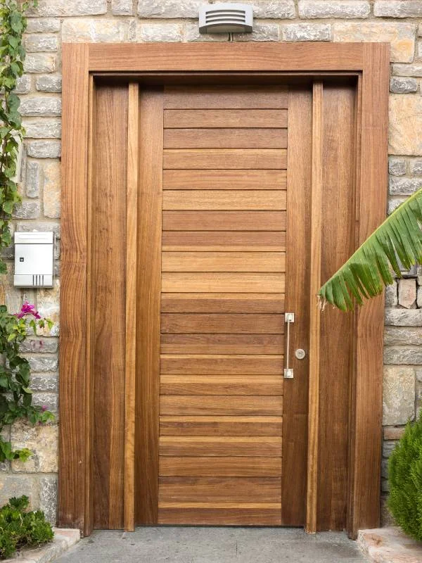Puerta madera exterior Sant Cugat del Valles