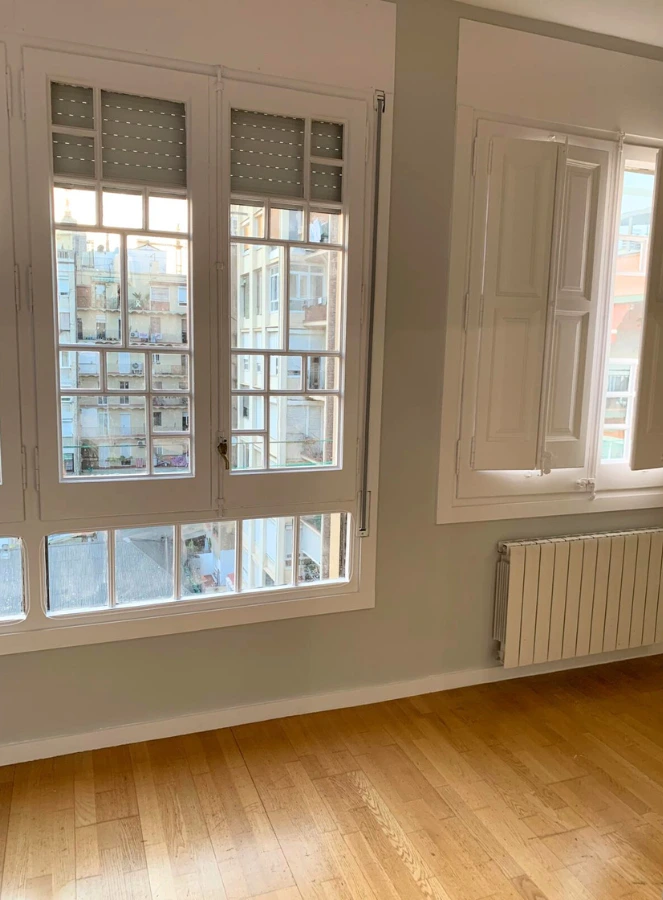 Ventanas de madera blancas