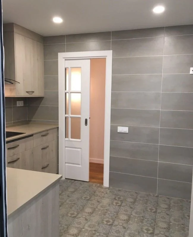 puerta corredera cocina con cristal