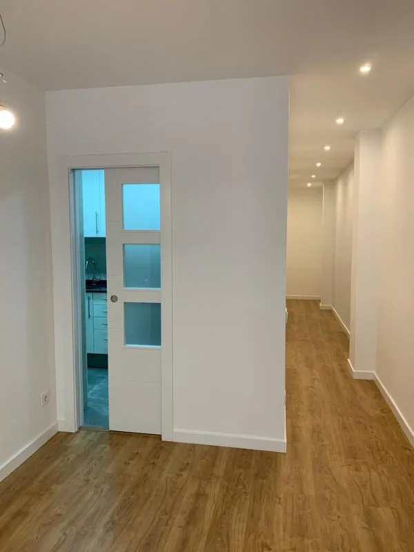 puertas-madera-con-vidrio-barcelona